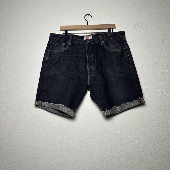 Levis 501 Jeans Shorts Womens 18 Black Denim Cuffed Hem Beach Faded Button Fly - Picture 1 of 13